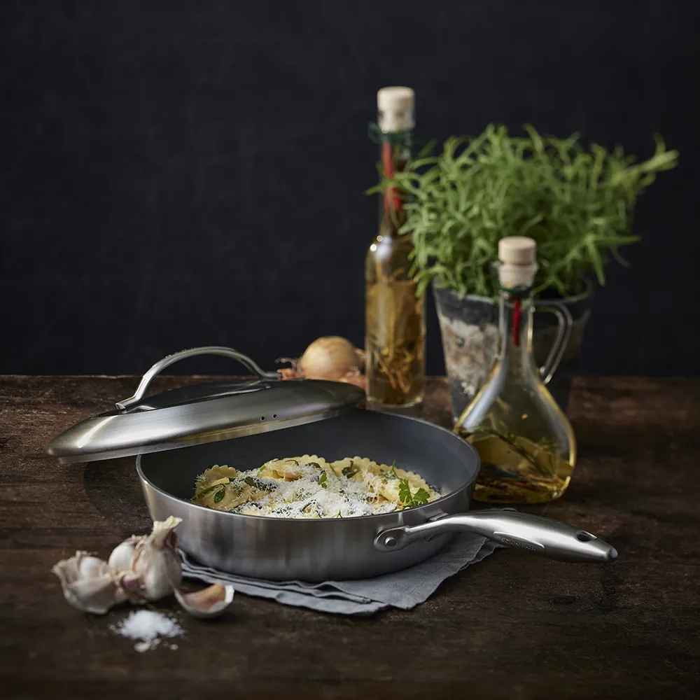 Scanpan CTX sauterpande 2,5 liter, 28 cm i anvendelse til pasta