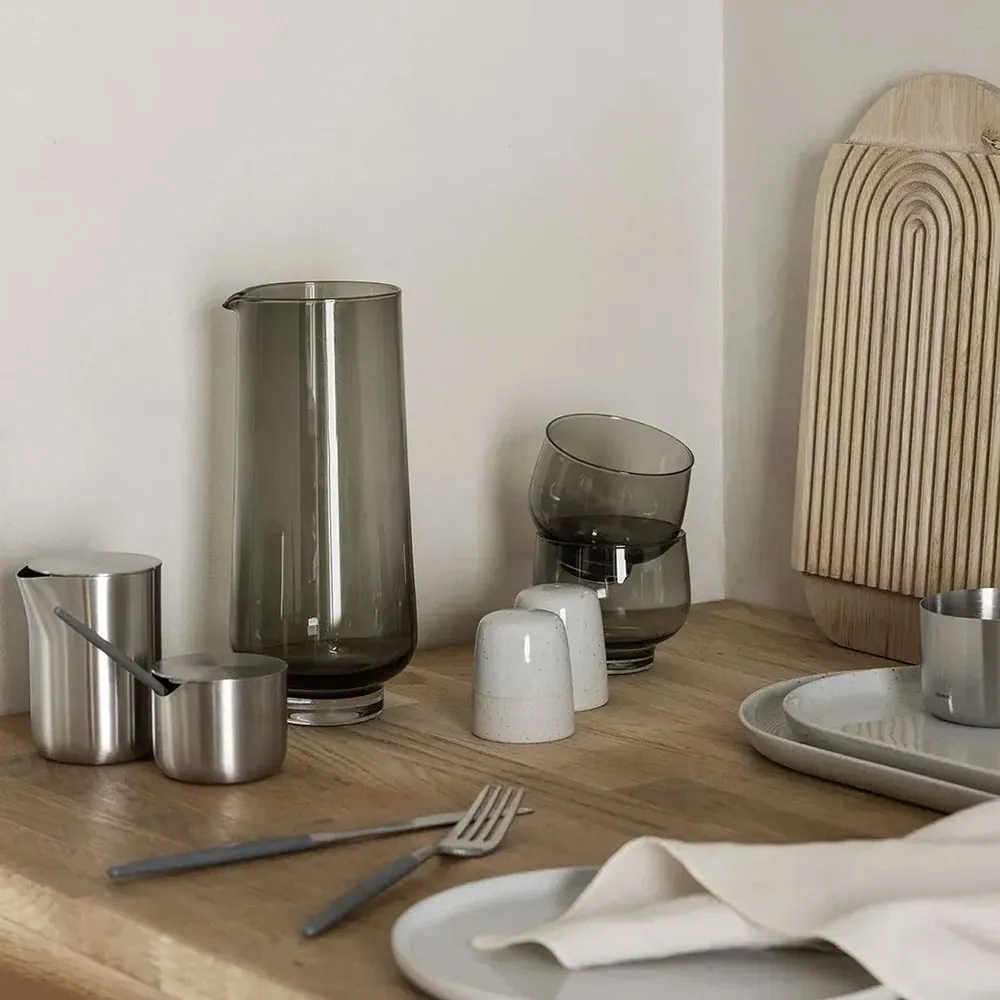 Blomus BASIC sukkerskål på køkkenbord