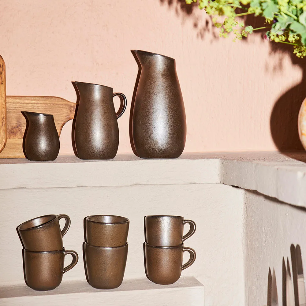Aida Raw serien i Metallic Brown på hylder