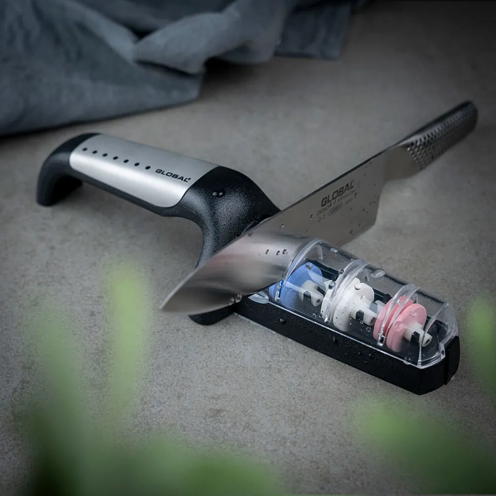 Global knivsliber med 3 hjul med kniv, der slibes